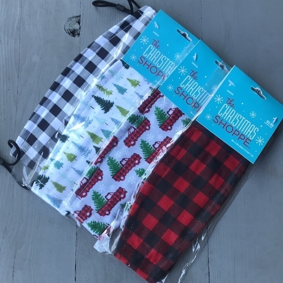 Lot of 4 Christmas Shoppe Holiday Print Cloth Face Masks Adjustable - Picture 2 of 13